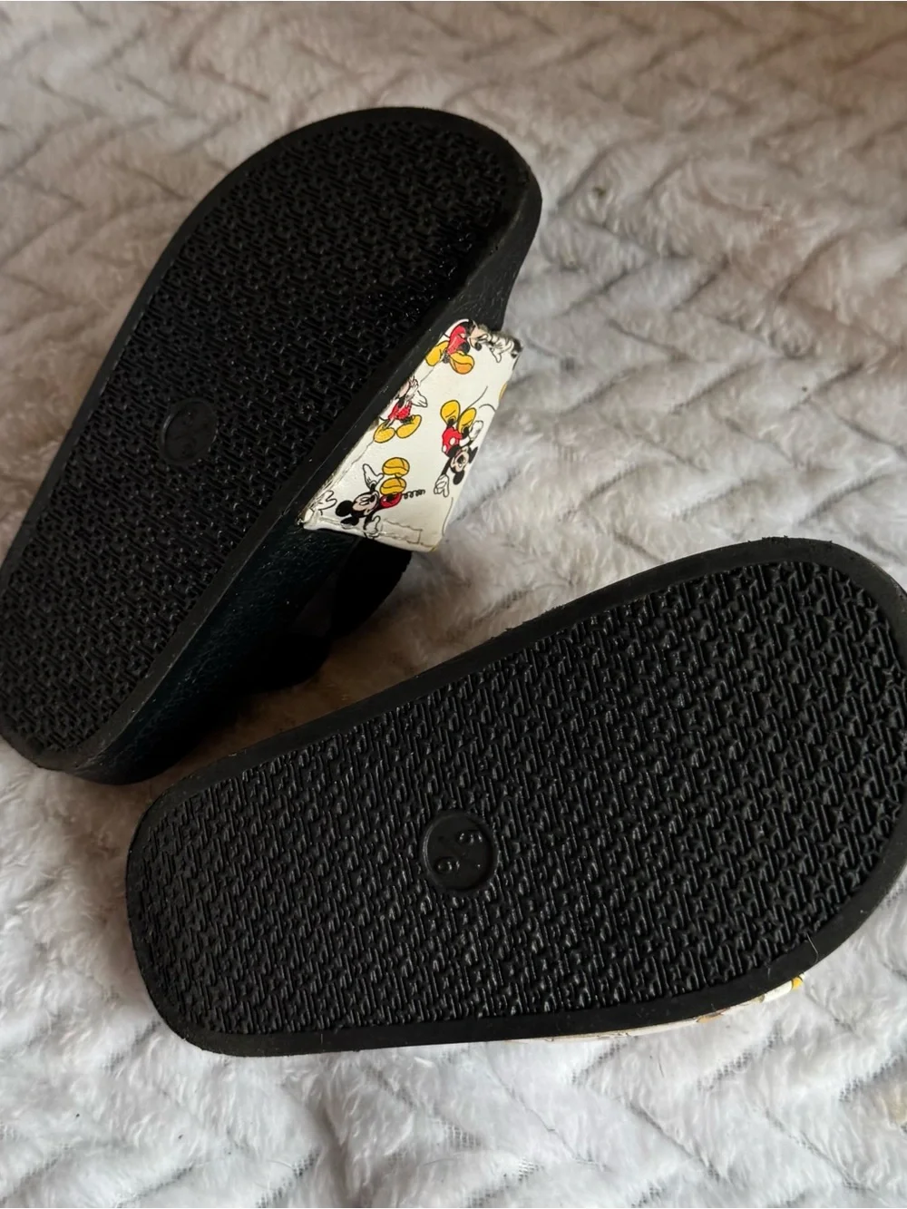 Disney Mickey Mouse Toddler Sandals Size 5/6 Black White Slides Back Strap